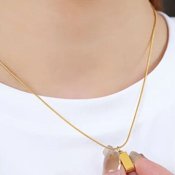 18k Gold Plated Rectangle box Pendant Necklace - Picture 1 of 5